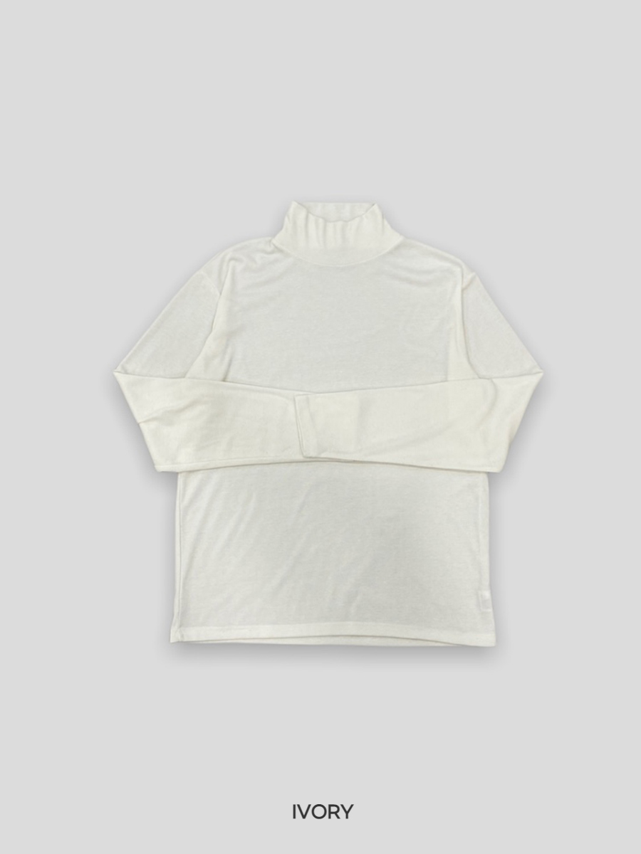 short sleeved tee white color image-S3L3